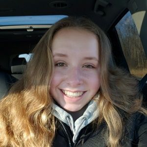 Meet your Posher, Alexis